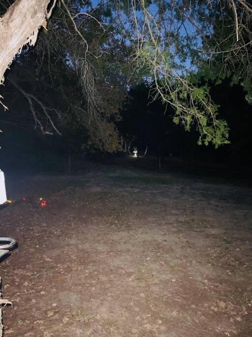 Bastrop Tiny Disc Golf Retreat Exterior foto